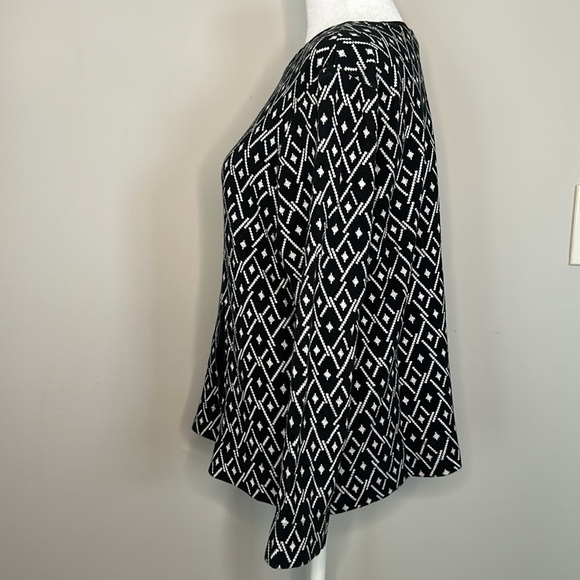 J. Jill Black & White Patterned Sweater Size MP - Picture 4 of 6